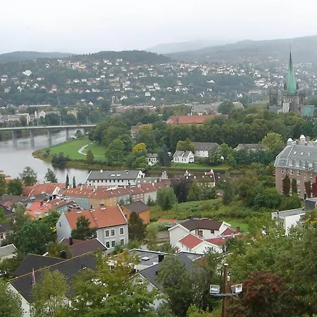 Pilegrimsgården Og Gjestegård 3*